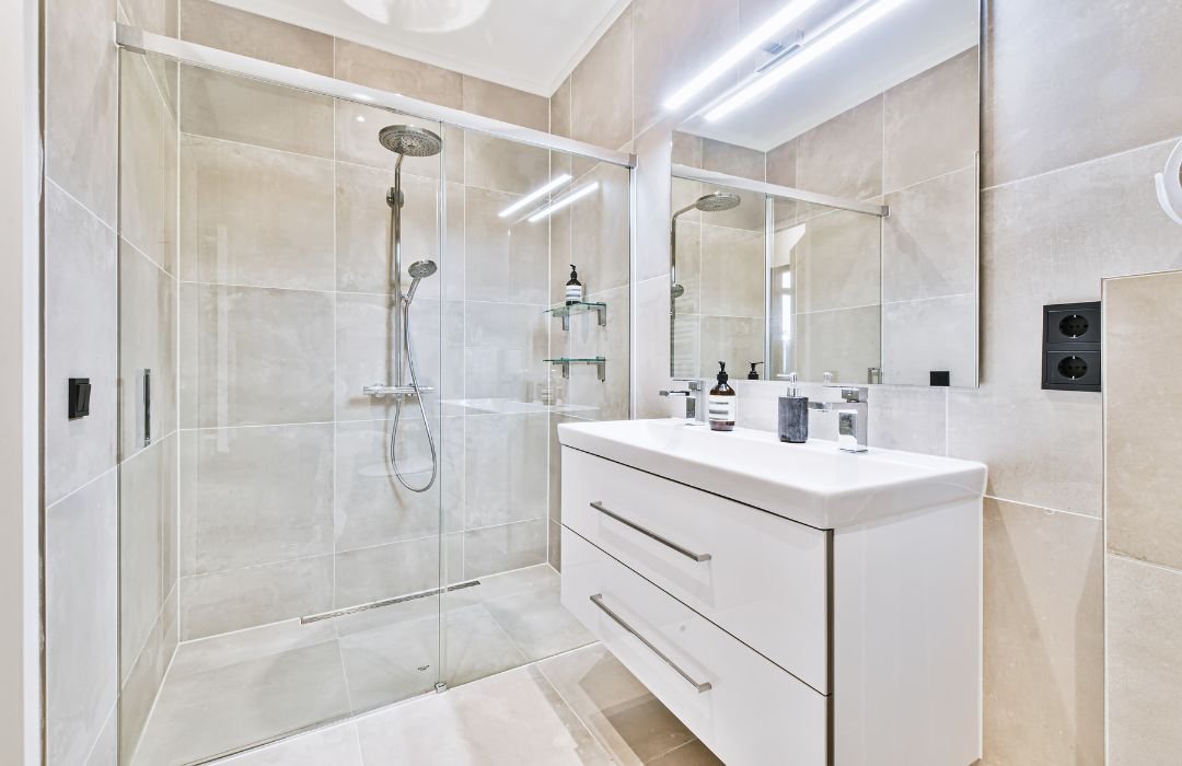 small-minimalist-bathroom